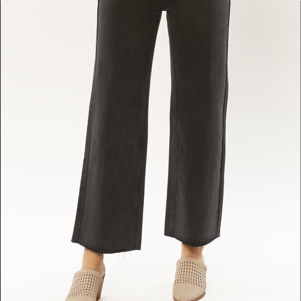 Amuse Society Gabi Cropped Flare - Picture 3 of 3